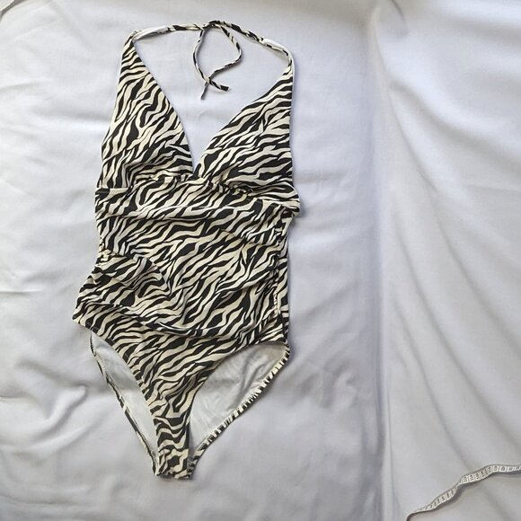 Deep V-neck ruched one-piece swimsuit zebra print medium EUC Old Navy - Picture 3 of 7